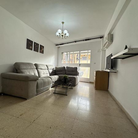 Habitacion Individual En La Victoria マラガ エクステリア 写真